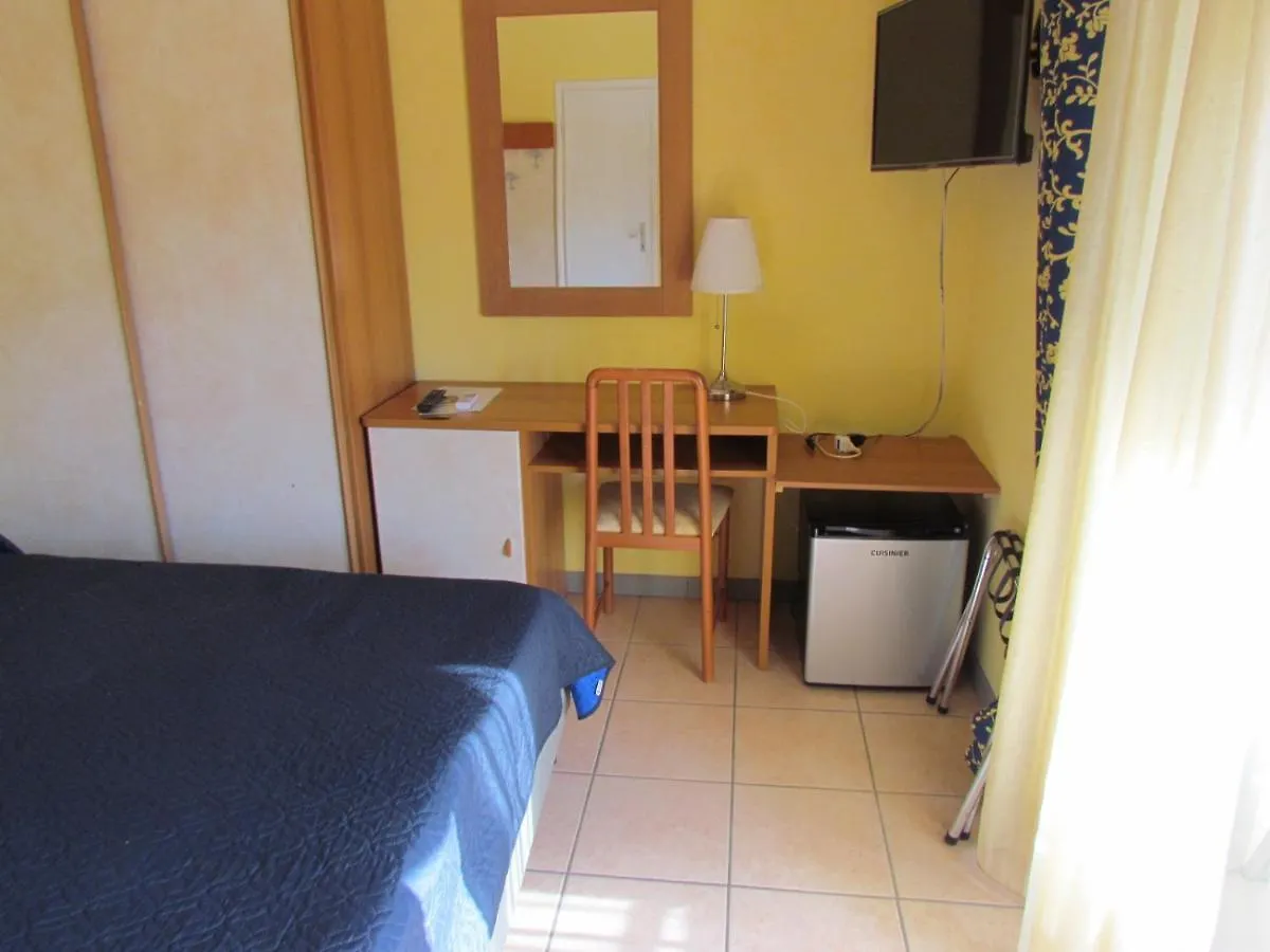 Hotel Villa Colombo Lido di Camaiore 3*,
