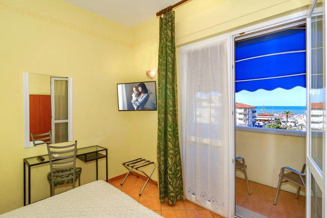 Hotel Villa Colombo Lido di Camaiore 3*,