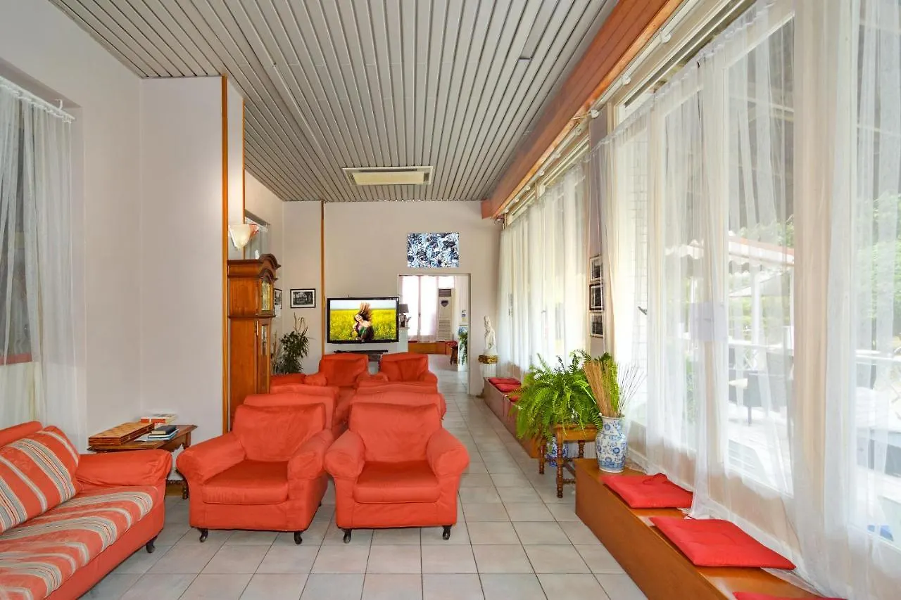 Hotel Villa Colombo Lido di Camaiore 3*,